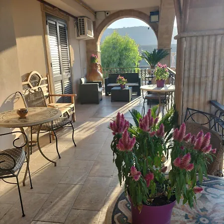 Agriturismo Reggia Saracena-3
